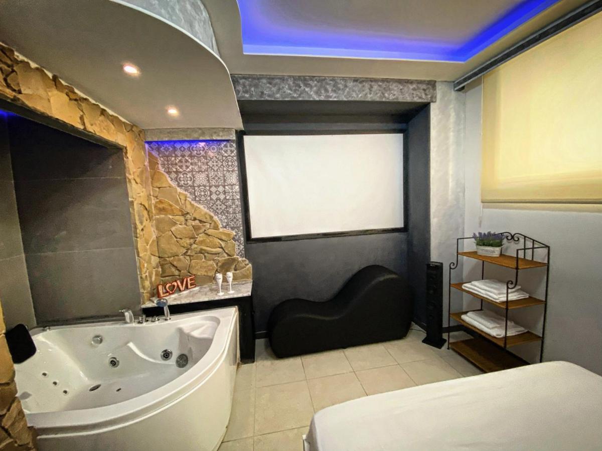 Aparta Suite La Nuit Calafell Eksteriør bilde